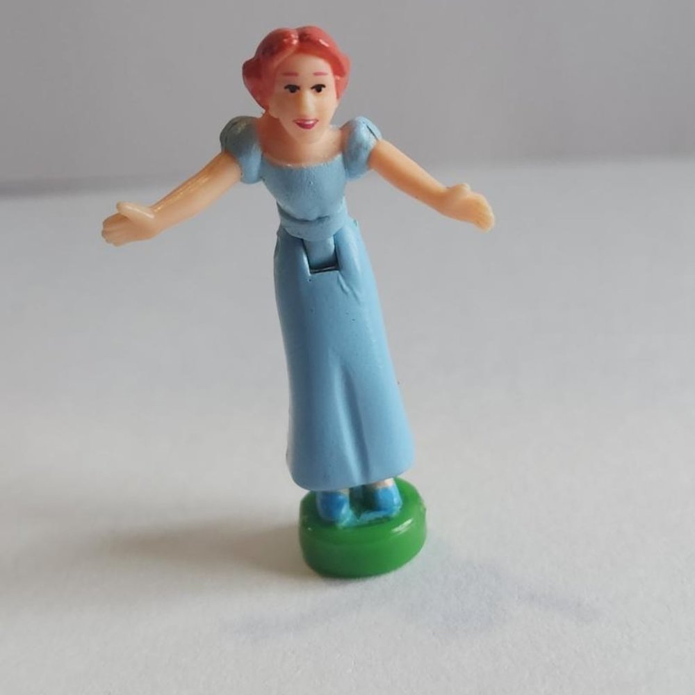 2000's Disney Magic Kingdom Castle Wendy Doll